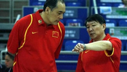 CBA最新消息！北控男篮更换教练，汤普森被裁掉，崔永熙跟队训练|克雷·汤普森|张庆鹏|青岛男篮|张斌|杨翰森_新浪体育_新浪新闻